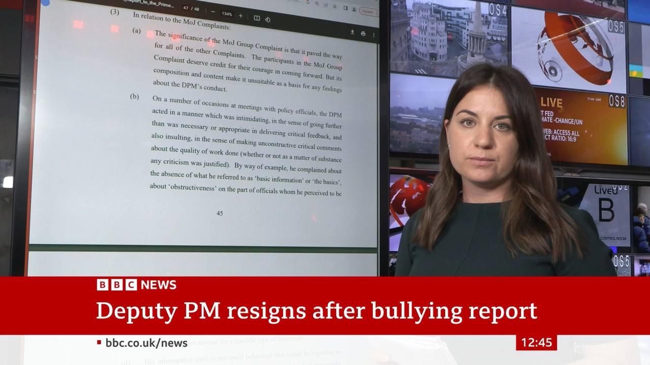 04.21 - 12.00.00 - BBC News. The latest news from the BBC. [S]..ts_snapshot_00.46.12.083