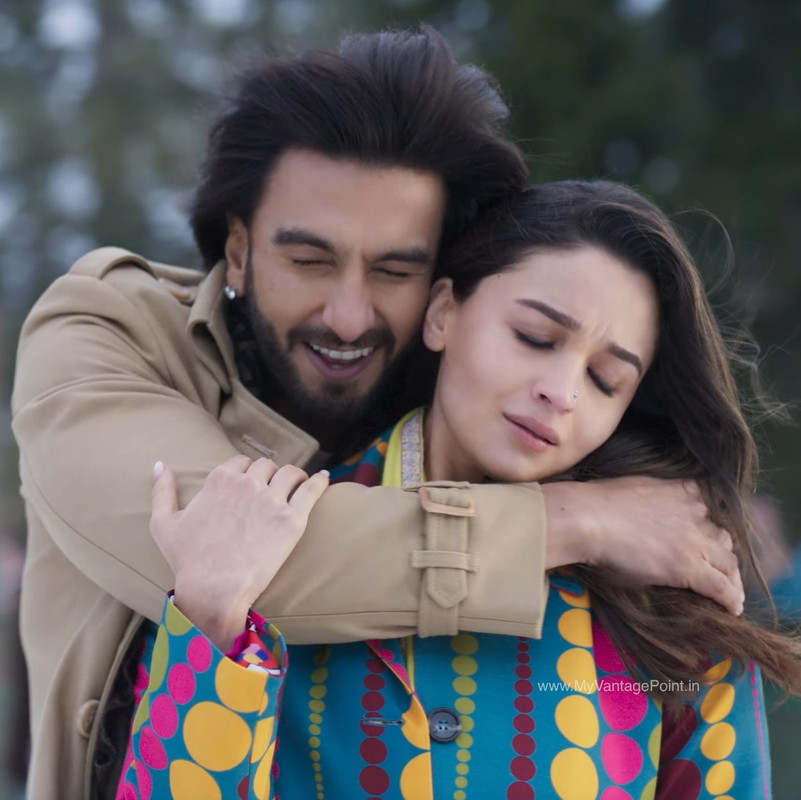 hot-scene-alia-bhatt-and-ranveer-singh-in-rocky-aur-rani-ki-prem-kahani-2023