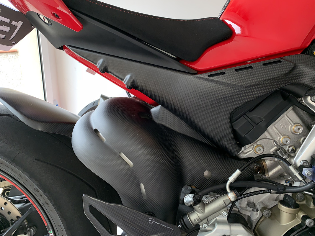 D70B704C-BDFA-48E0-B9CE-9377CC1EAD85