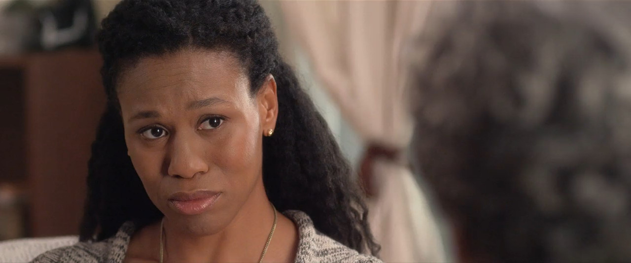 War Room 2015 BluRay [Hindi + English] 480p 720p ESub Screenshot