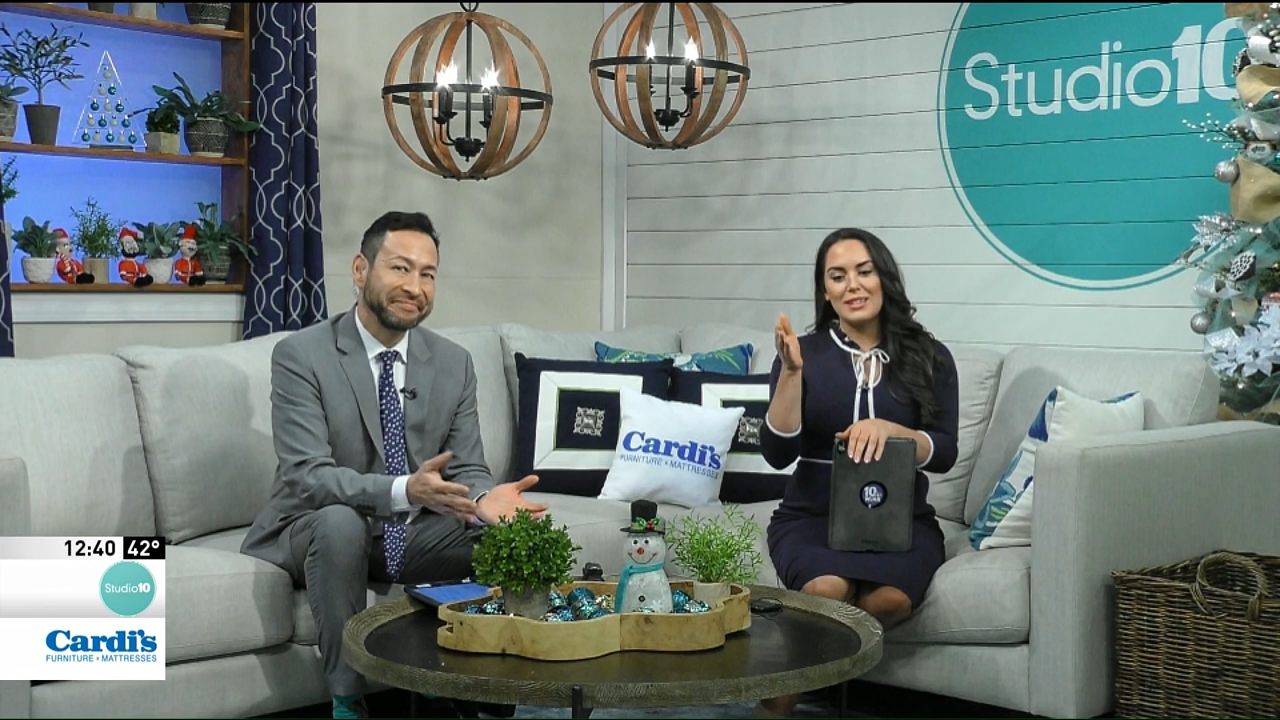 12.10 - 17.30.00 - Studio 10. A look at the latest in entertainment, ....ts_snapshot_12.28.219