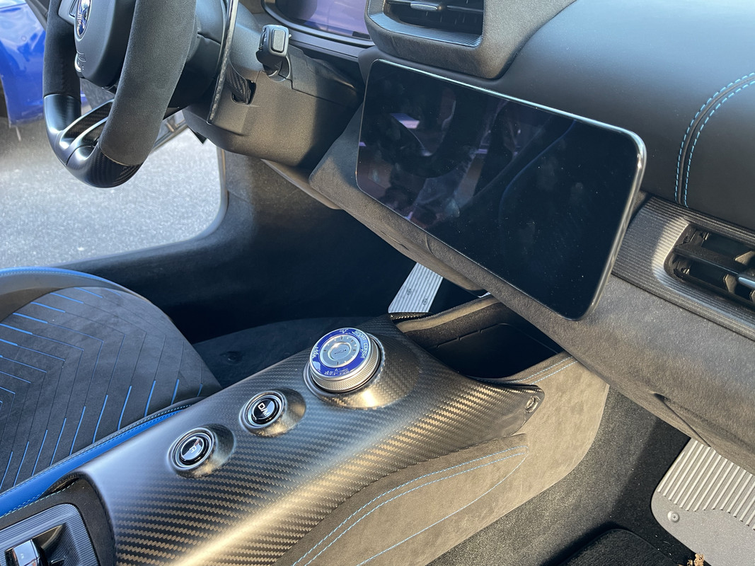 71305CCA-C428-4C00-A3C9-F0841247D5F2