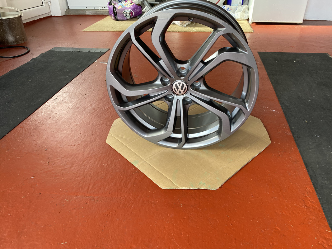 B0F96B00-4E7E-4725-B6D5-621B7BD5A97C