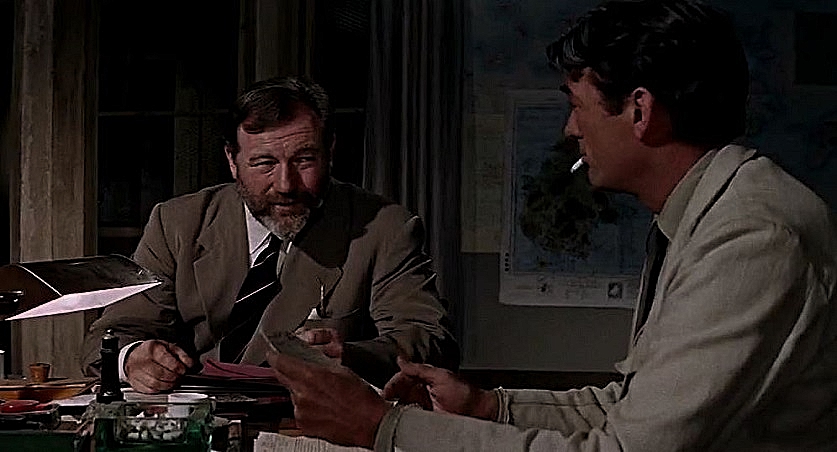 JAMES-ROBERTSON-JUSTICE-GUNS-OF-NAVARONE-FOTOR.jpg