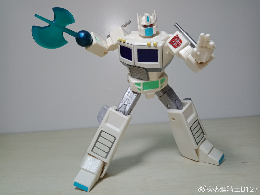 R.E.D-Ultra-Magnus-12