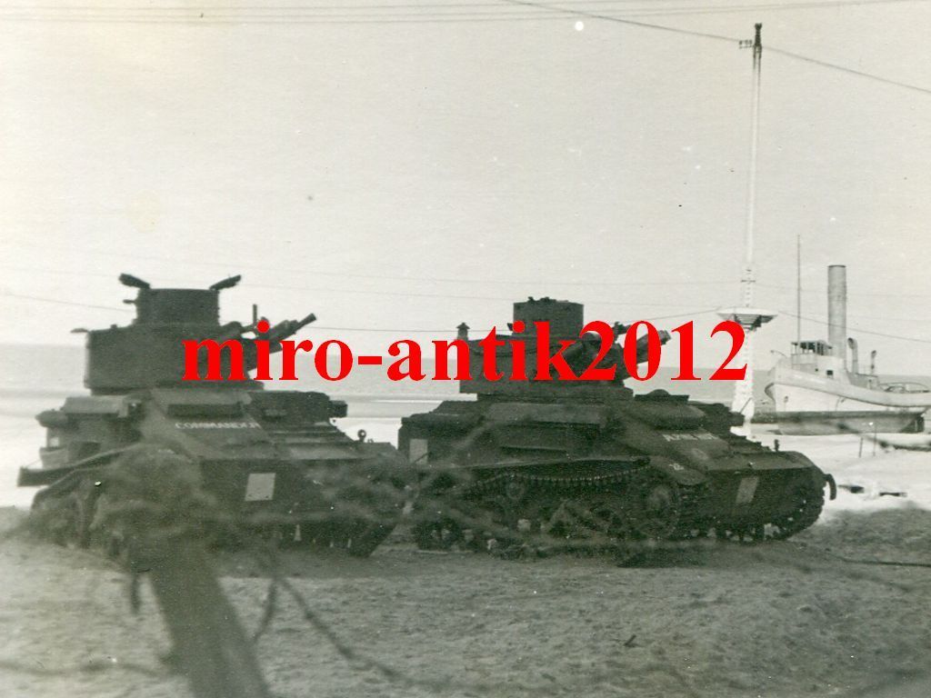 Foto, Wehrmacht, zerstörte Panzer am Strand von 