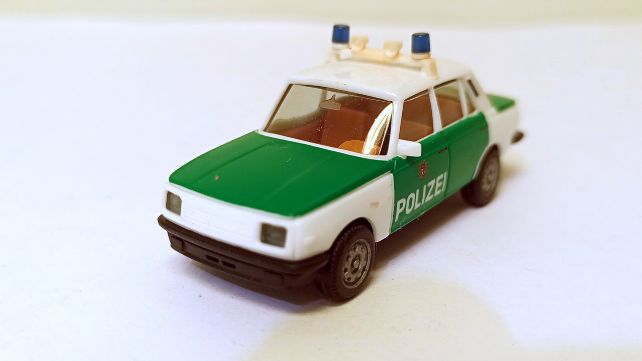 Mach (3947)