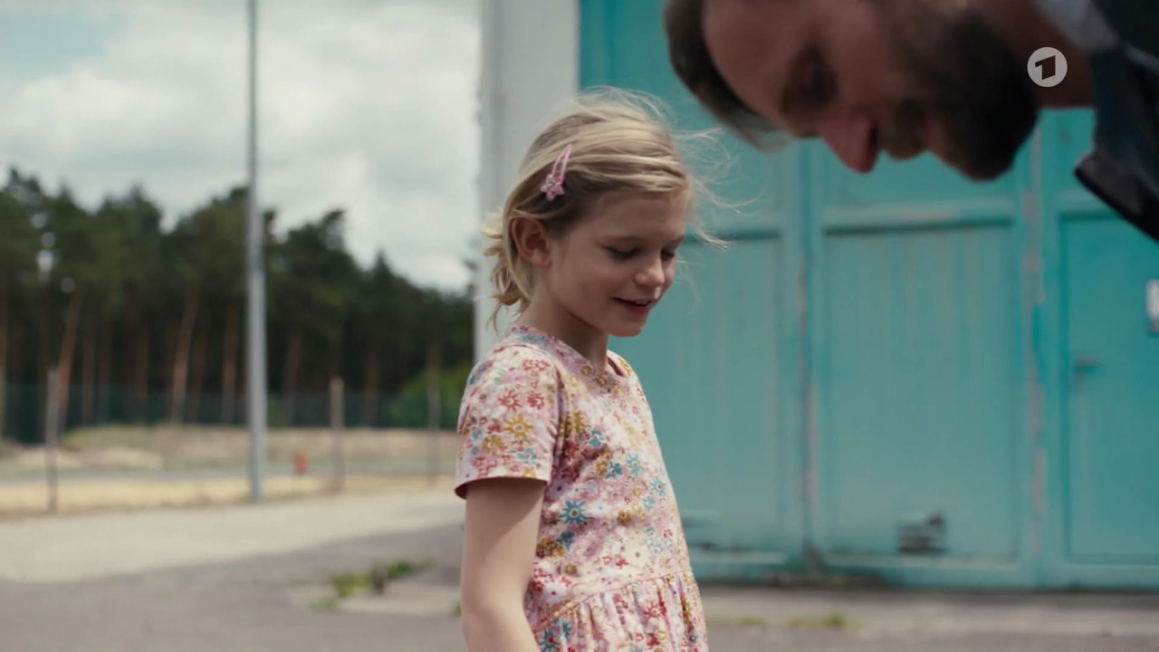 Einfach Nina (2022)_00_28_23_00_113