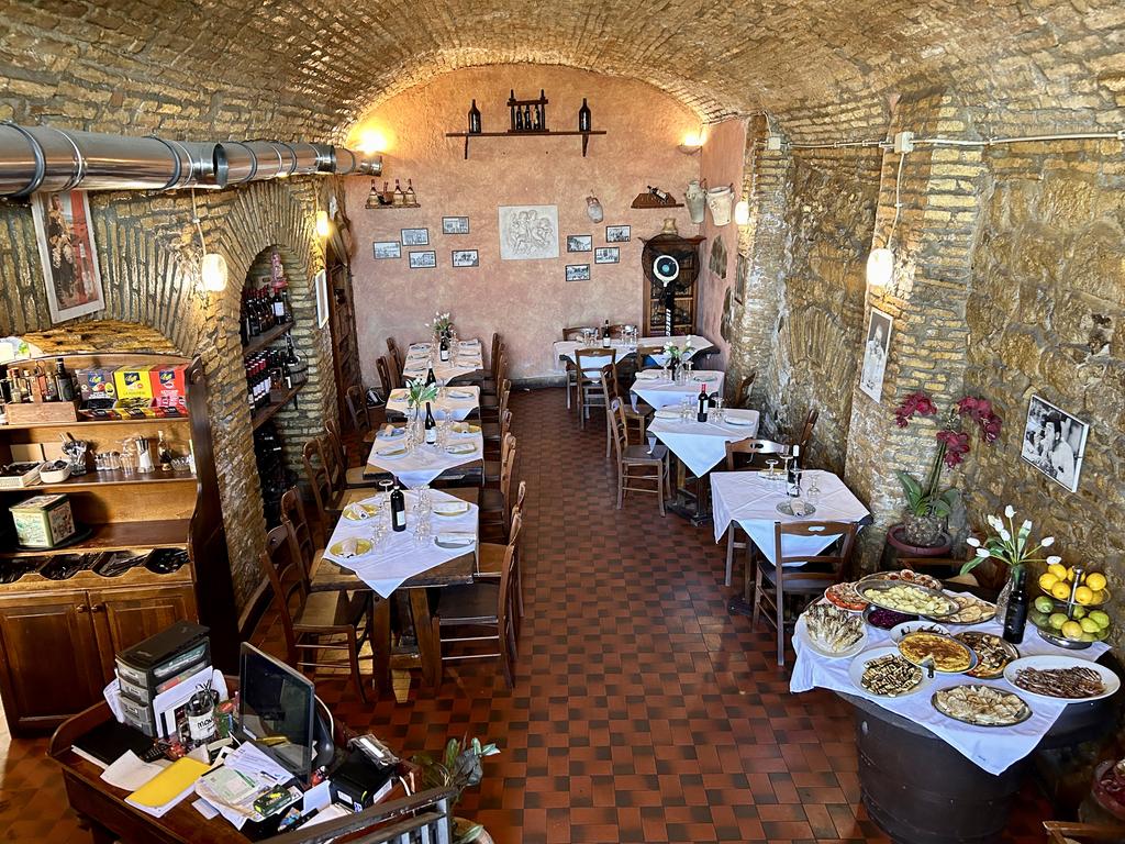 Жаркий сентябрь на побережье Тирренского моря.