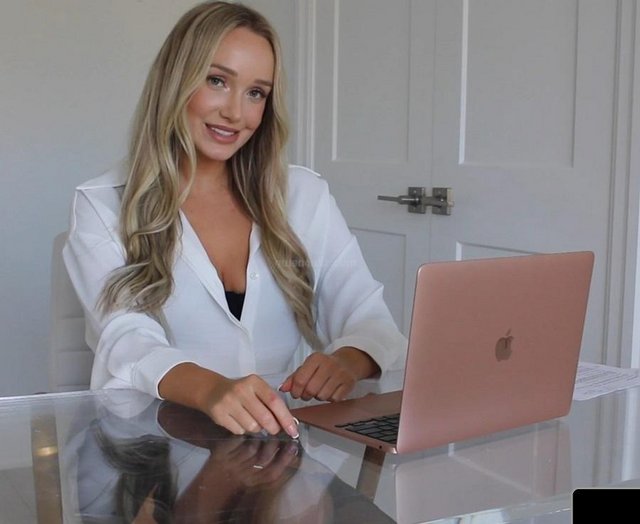 Boss Fuck Secretary Girl 7