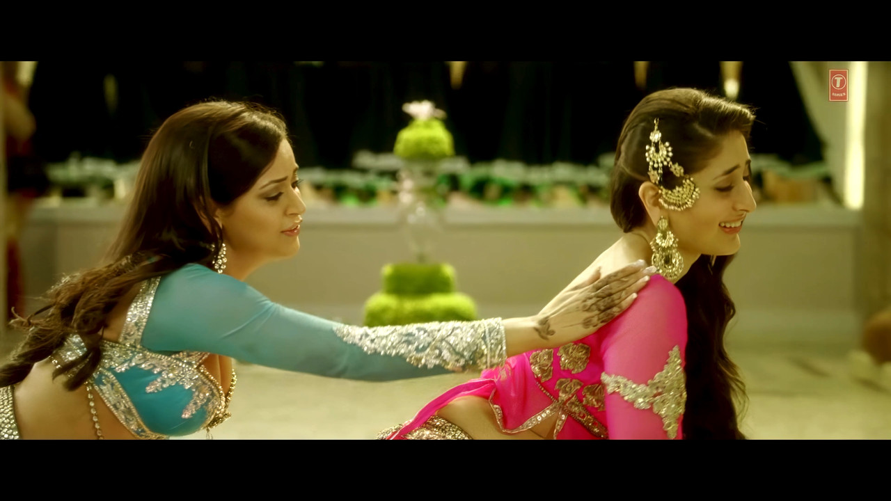 Dil Mera Muft Ka- Full Song - Agent Vinod 4k.mp4_snapshot_00.35_[2021.10.01_20.39.23]