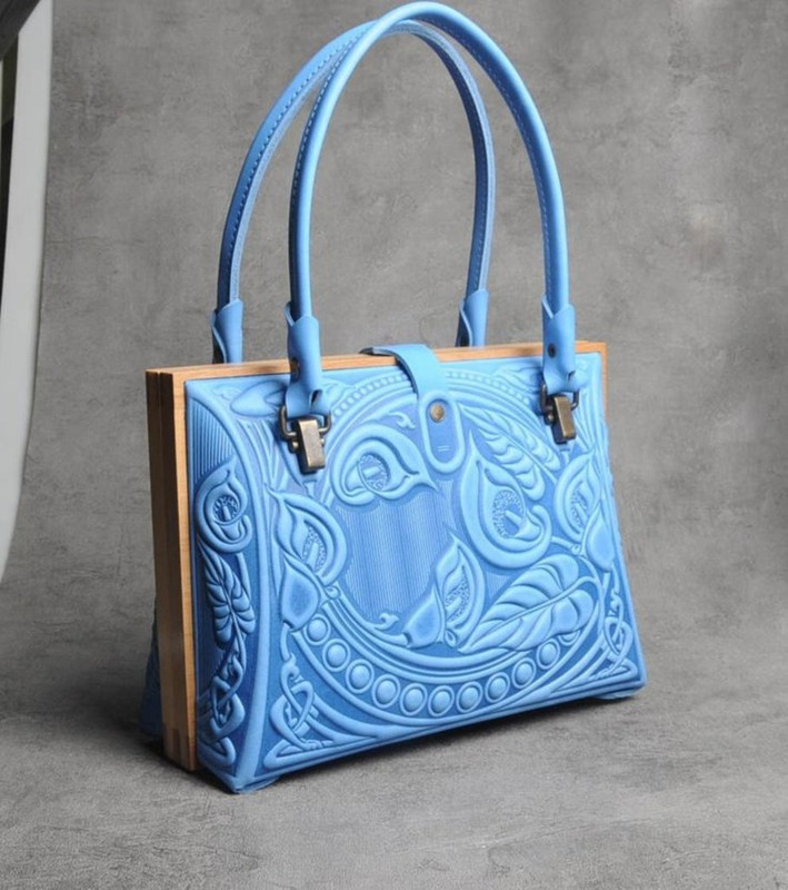 Blag-blue-patte.jpg
