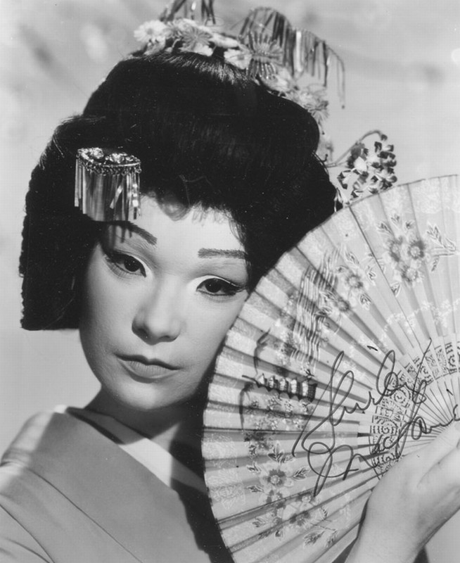 Shirley_MacLaine_b19