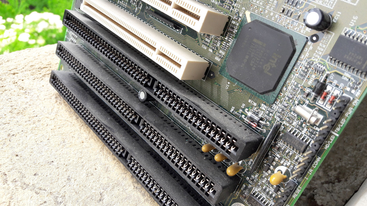 EPOX-EP-61LXA-M-P2-233-12