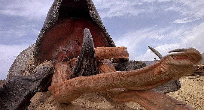 TREMORS-GRABOID-1-FOTOR.jpg