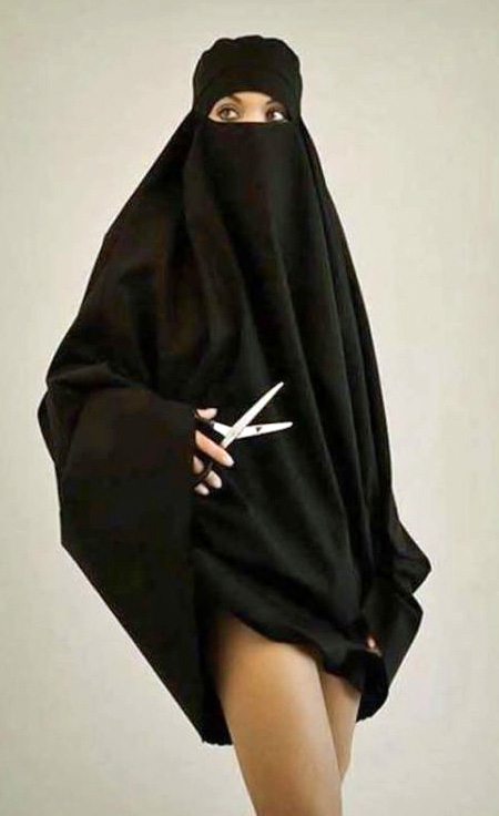C:\Users\lenovo\Pictures\Saved Pictures\muslim woman\Sexy Muslim Girl cut hijab mini chador.jpg