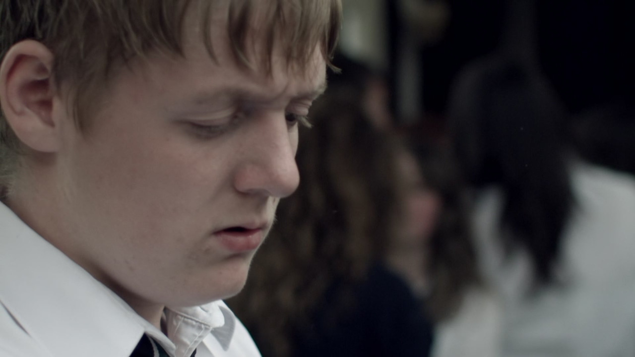 This Is England (2010) - S01E01 - '86 - Episode 1 (1080p x265 Pa