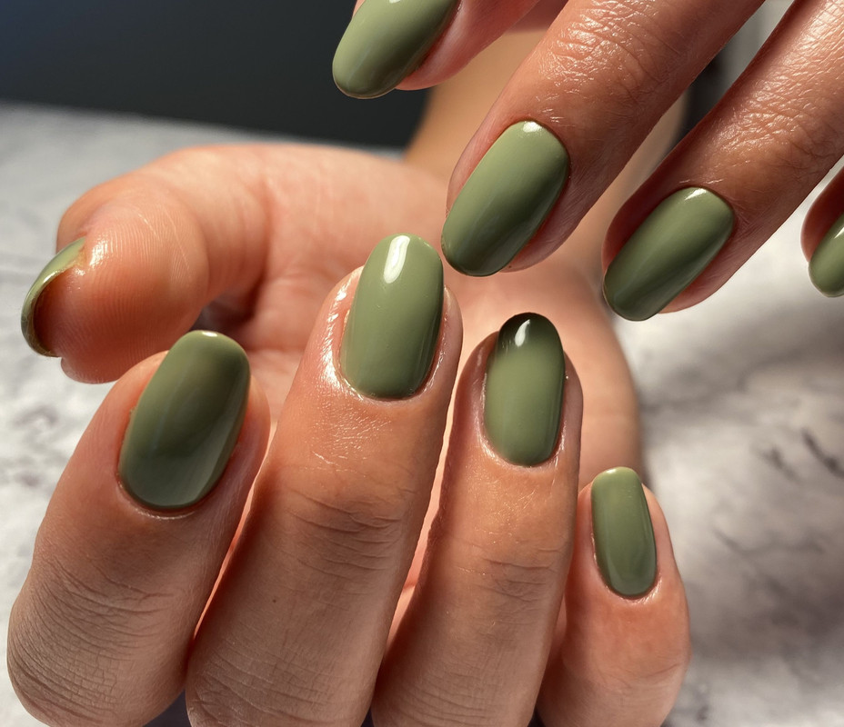 Fresh olive nail polis