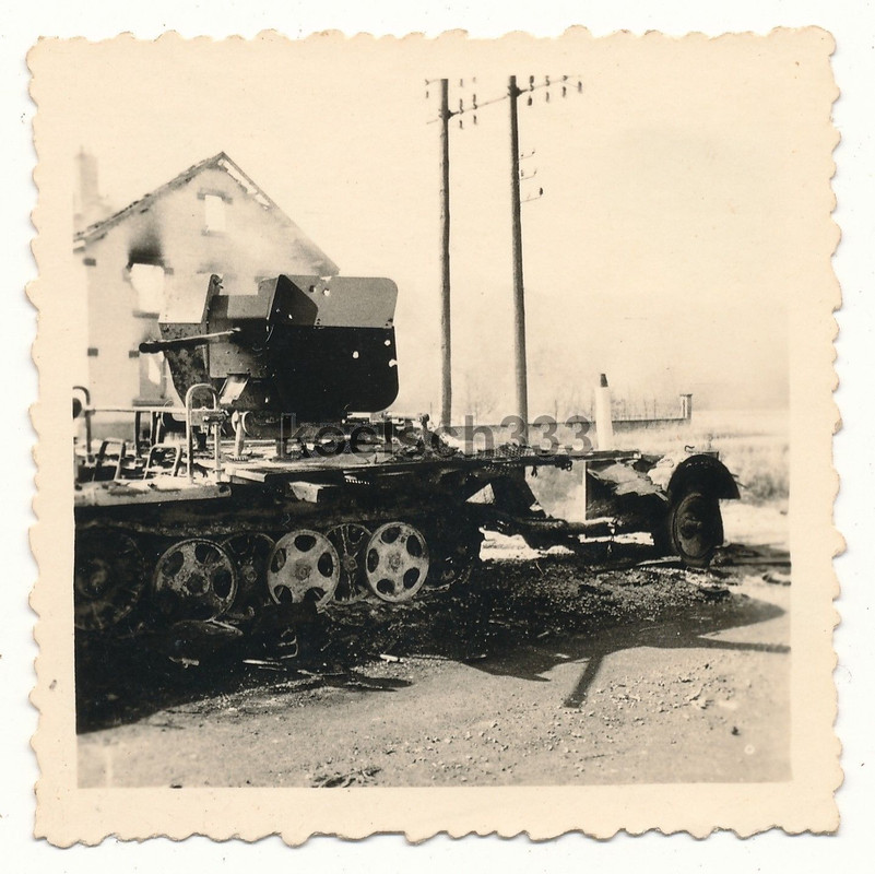 Foto zerschossene Flak Panzer Halbkette an der Westfront ! Panzerjäger