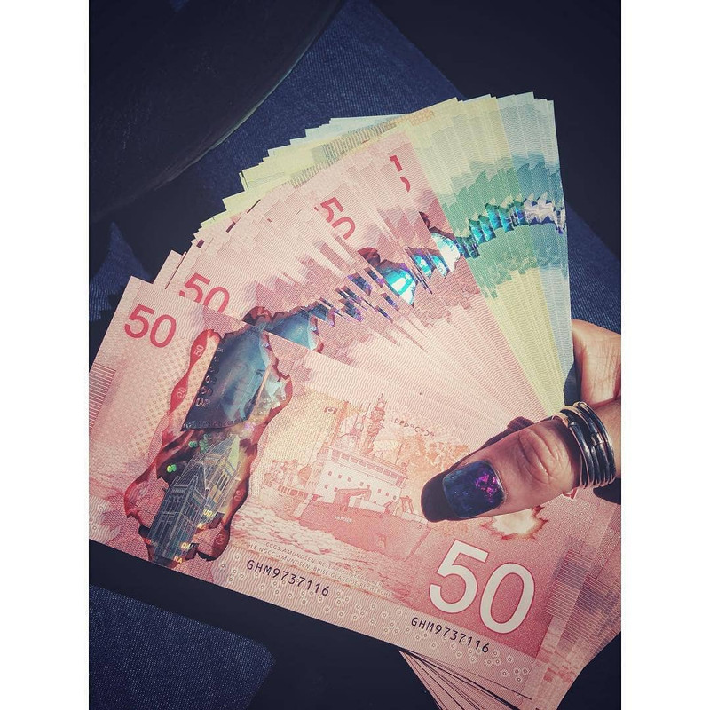 https://i.postimg.cc/5yjZmC4t/counterfeit-canadian-money.jpg