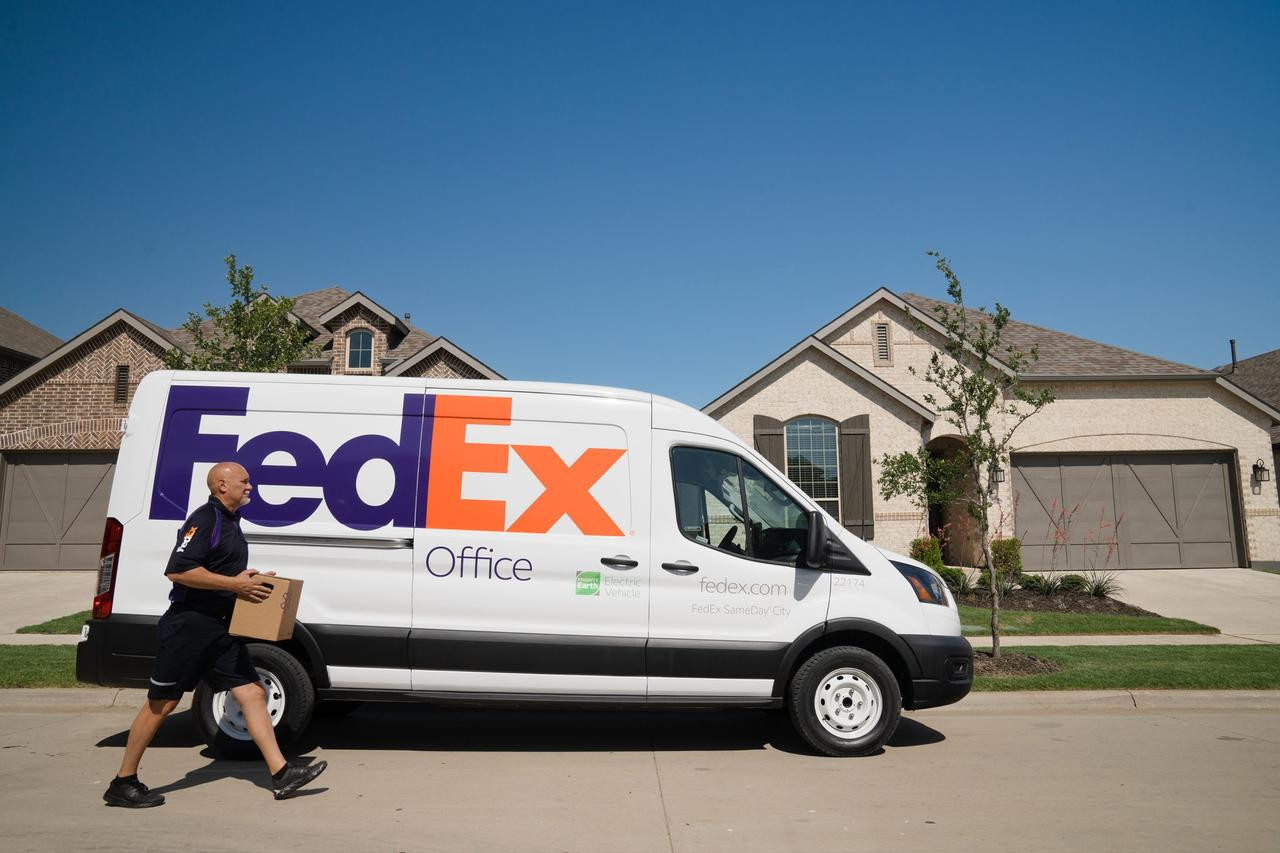 fedex-ford-e-transit-last-mile-sameday-delivery-pilot-program-2048x1365.jpg