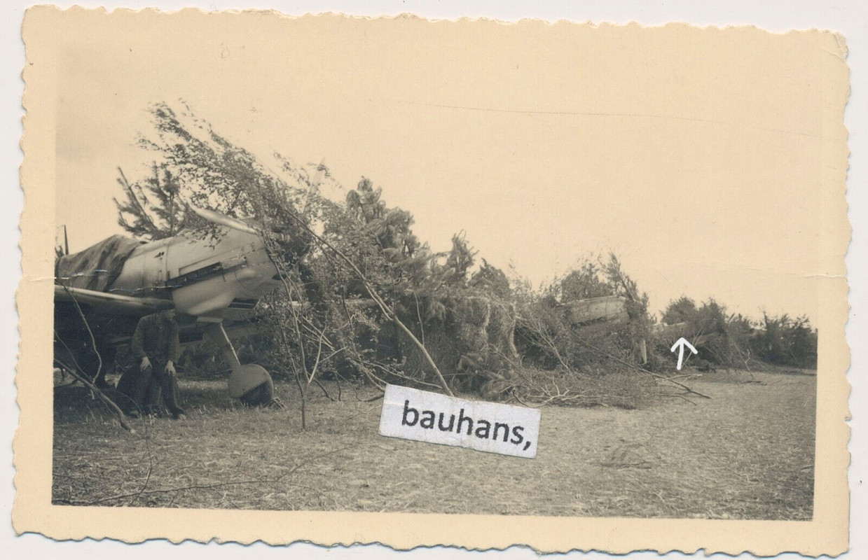 Foto Flugzeuge Messerschmitt Bf 109 JG 52 abgetarnt 2.WK (4291a)