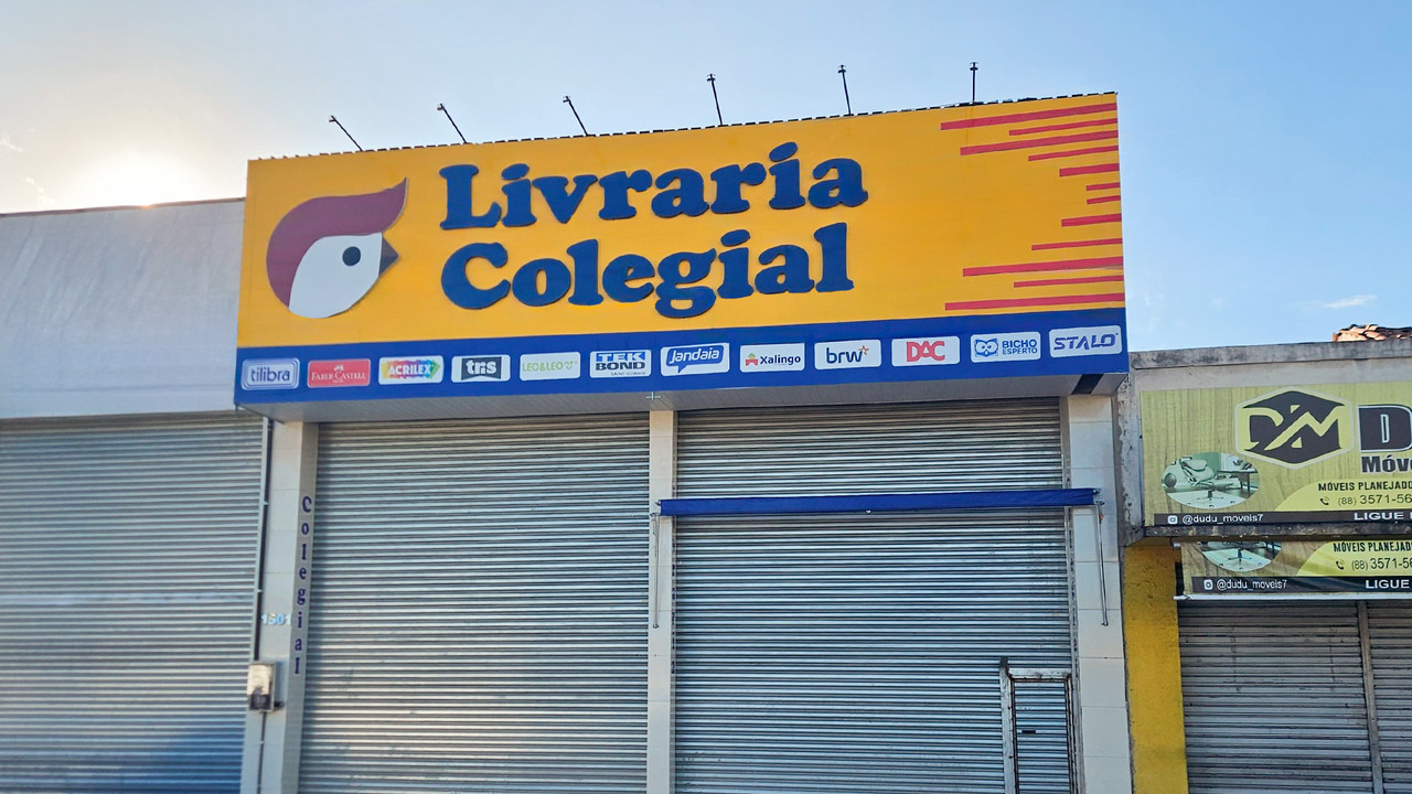 Foto do exterior da loja Livraia Colegial