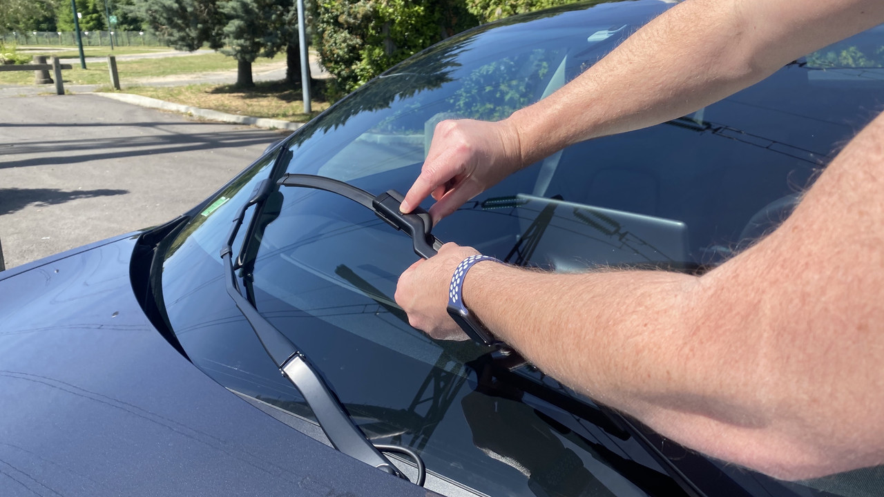 Changer les essuie glaces Tesla Model 3 ou Model Y - Forum et Blog Tesla