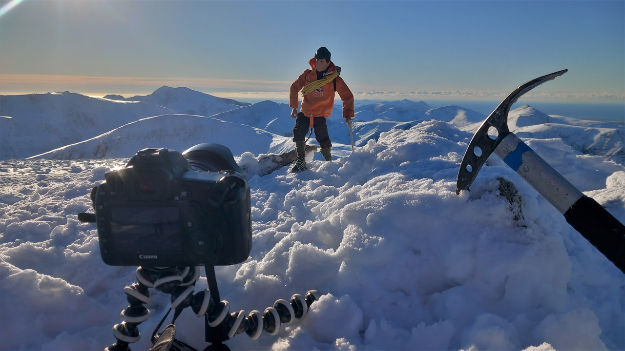 The Challenges of Outdoor Photography: Shooting 1/6 Scale Figures in a 1/1 Scale World 20221212-133748