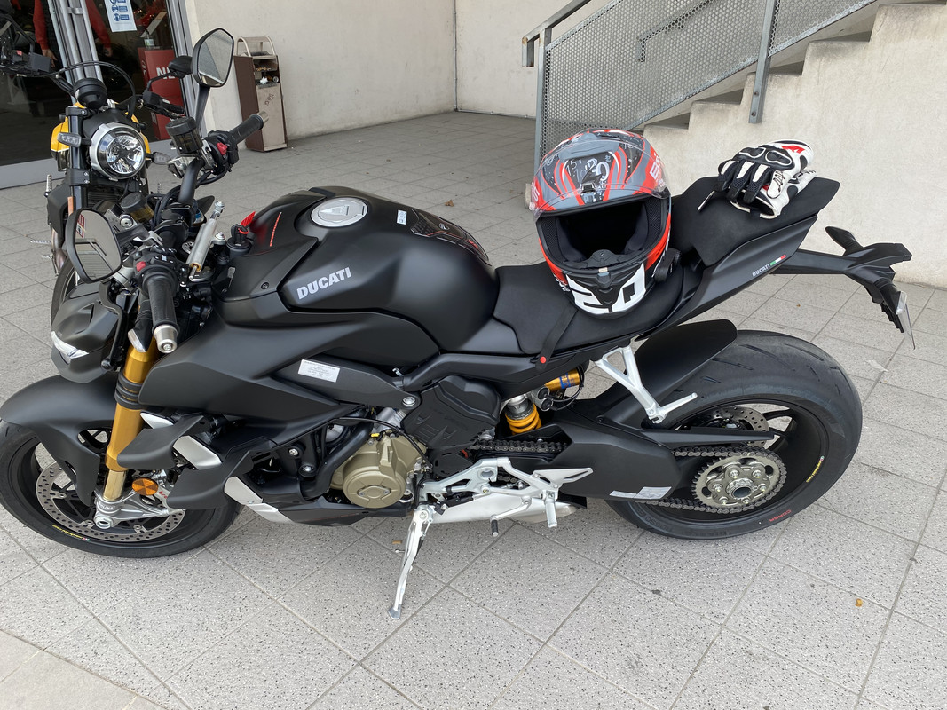 592390A1-22E7-462B-BB7A-BDC02B92B96E