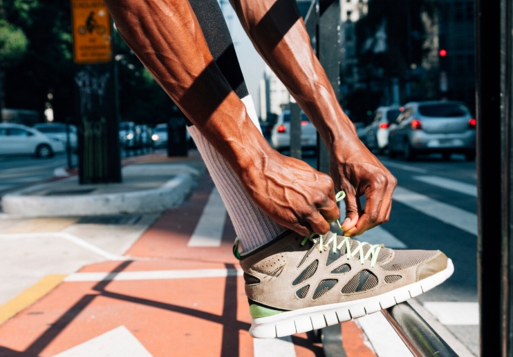 кроссовки с доставкой