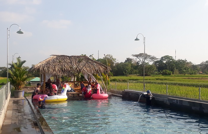 Kolam renang dewasa Pesona Alam Tirta Klaten, Klaten, Selasa (17/12/2019).