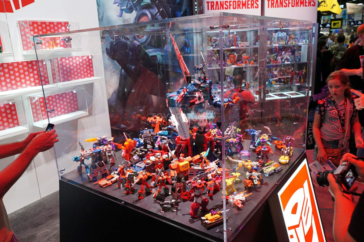 SDCC2016-Transformers-Titans-Return-032
