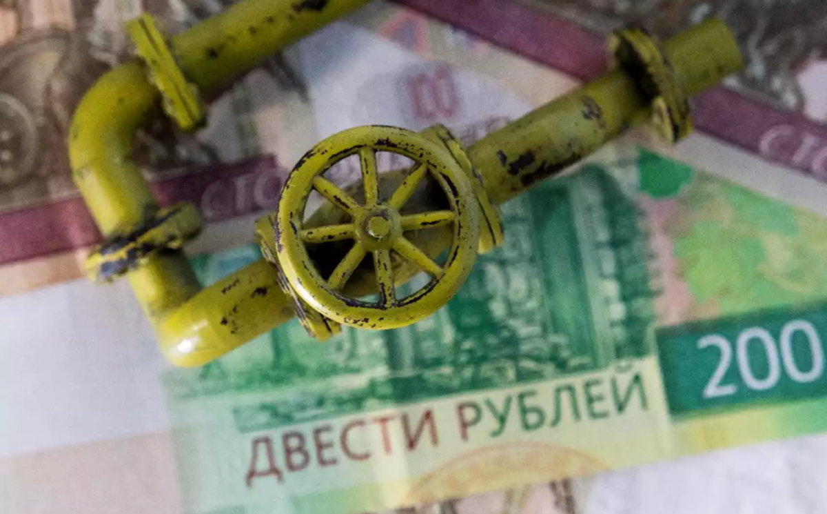 Russia, Putin contro il Dollaro USA: solo rubli per pagare il gas