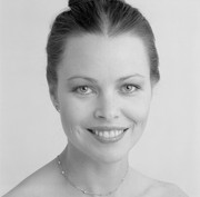 michelle-phillips-b21