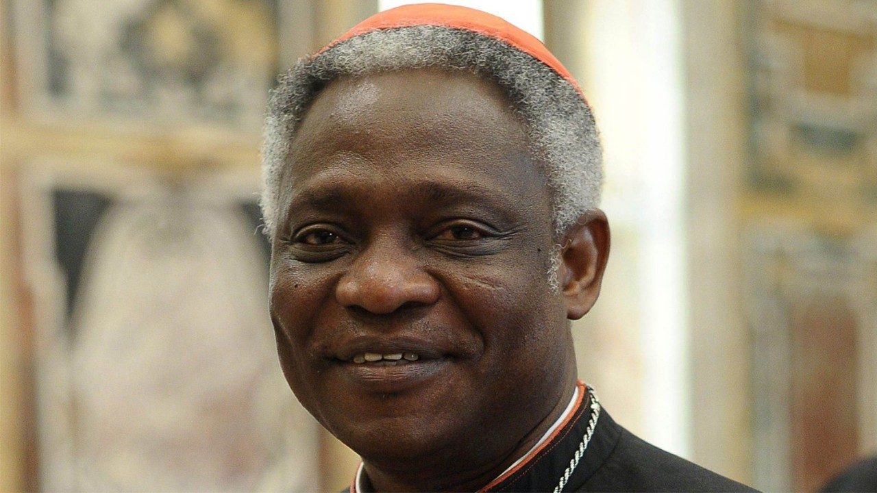 Cardenal africano de alto rango en el Vaticano renuncia abruptamente