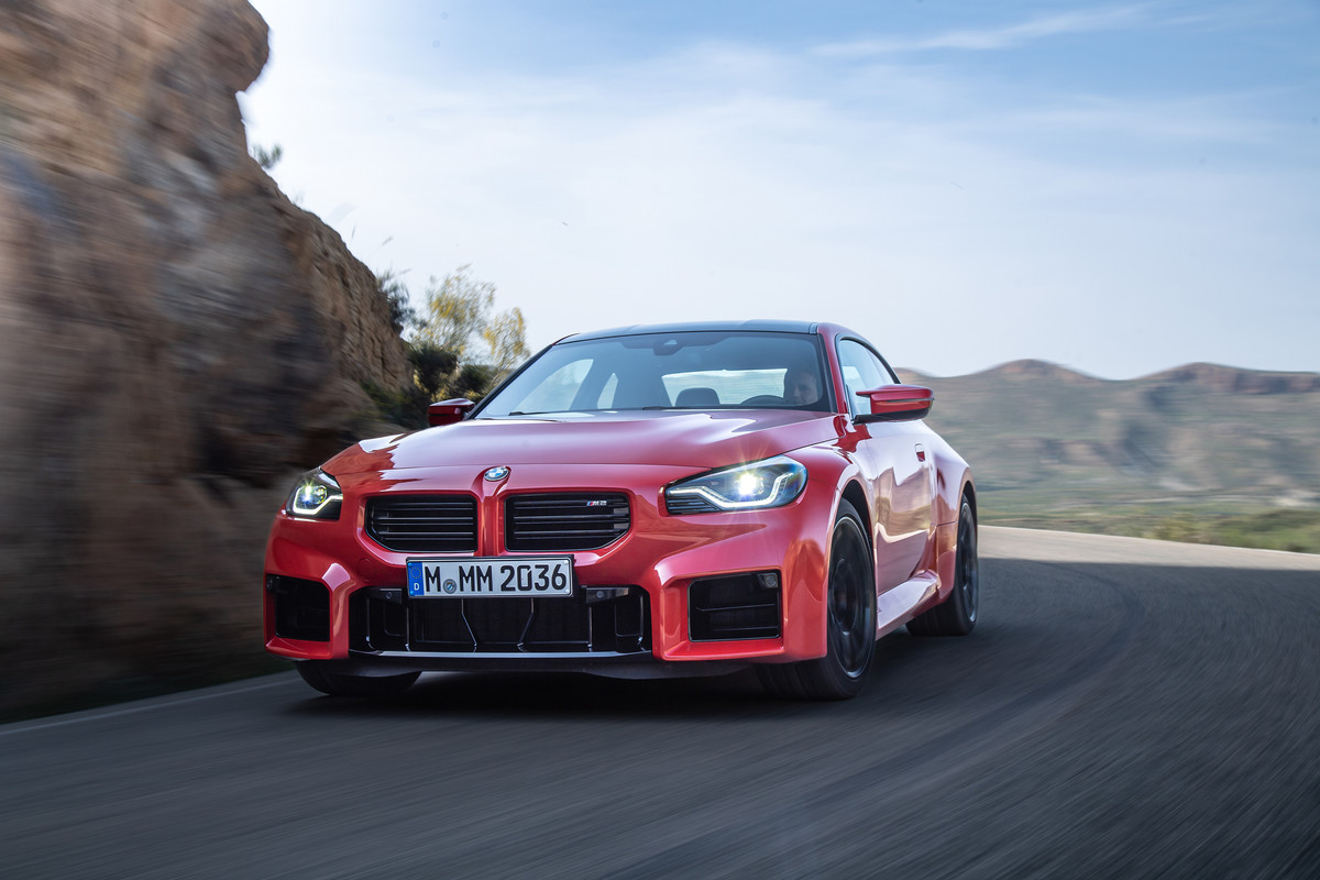 P90481886_highRes_the-all-new-bmw-m2-c