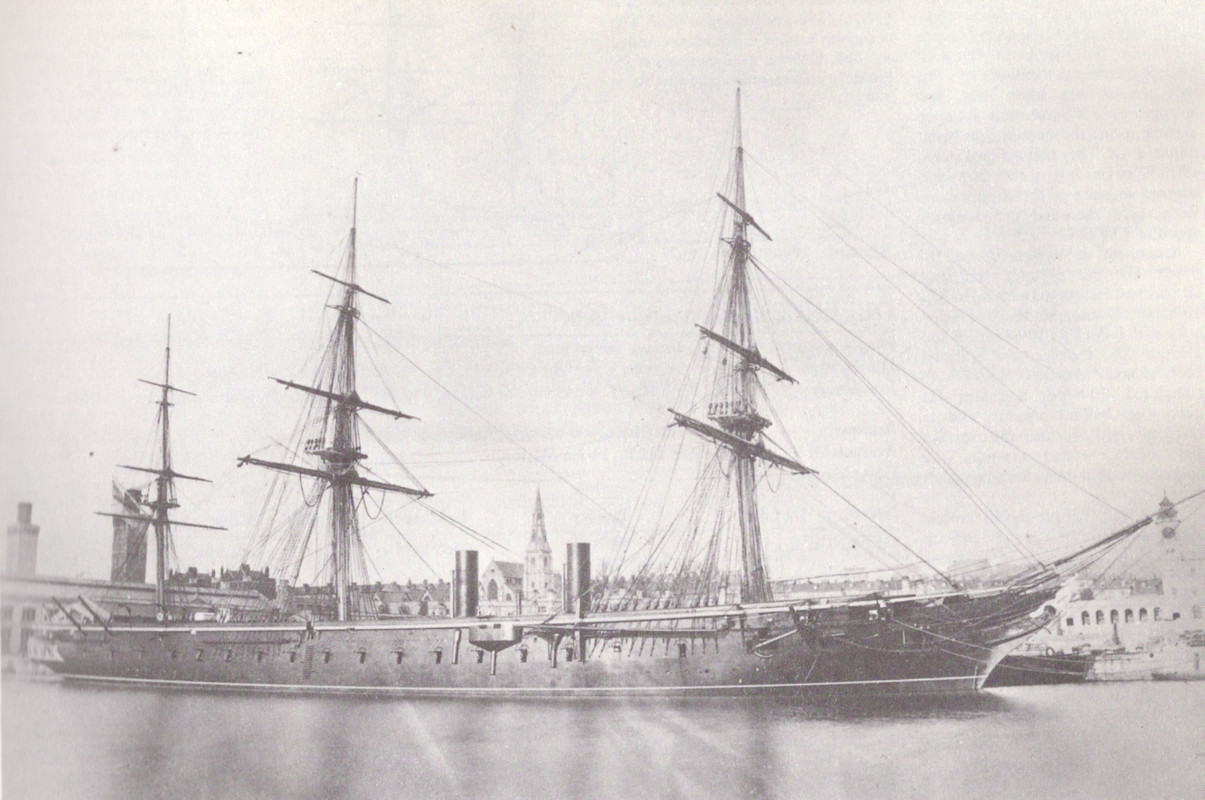 https://i.postimg.cc/633S66X7/HMS-Warrior-1860.jpg