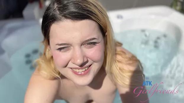 ATKGirlfriends – Dez Hansen – Hot Tub