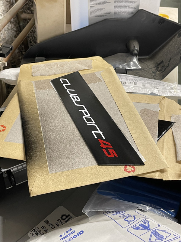 7CF82733-F726-4382-BA49-571389D19836