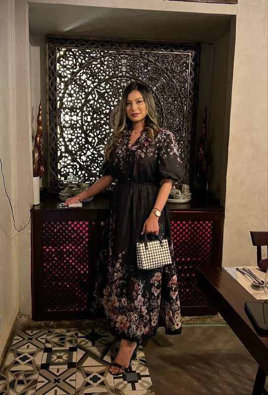 photo 4976904306590157593 y