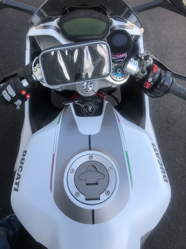 14062C4C-105C-403A-B15B-2B732EFF4FC3