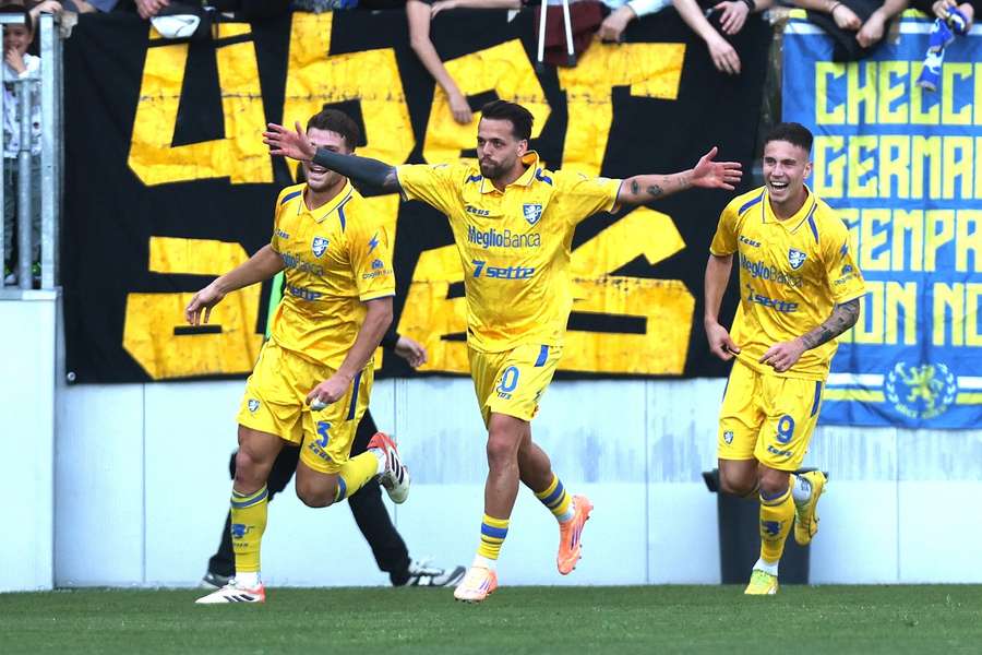 Juve Stabia vs Frosinone, 20h00 ngày 01/05