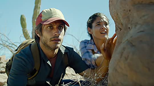 Gael García Bernal dan Alondra Hidalgo di Desierto (2015)