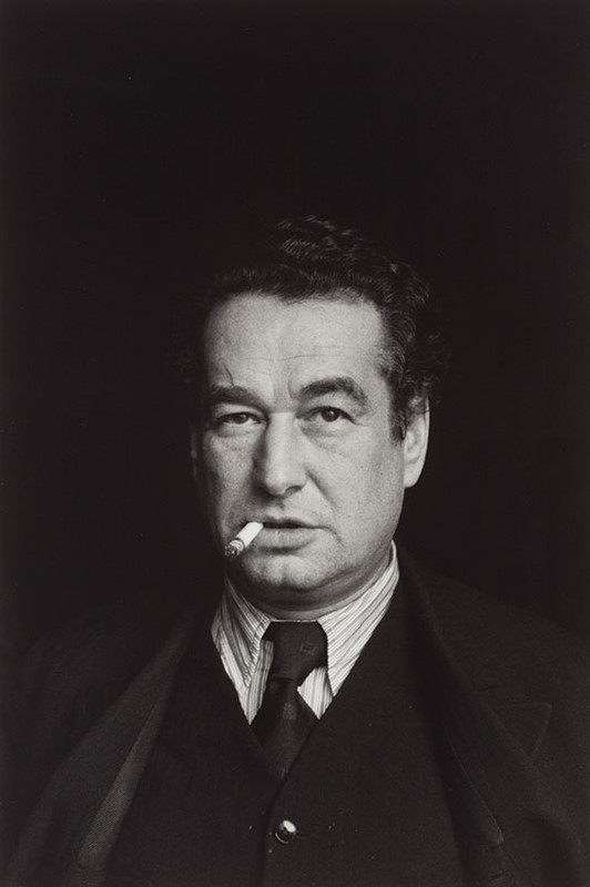 Egon-Erwin-Kirsch-Der-rasende-Reporter-a-cigarette-in-his-mouth-1930s
