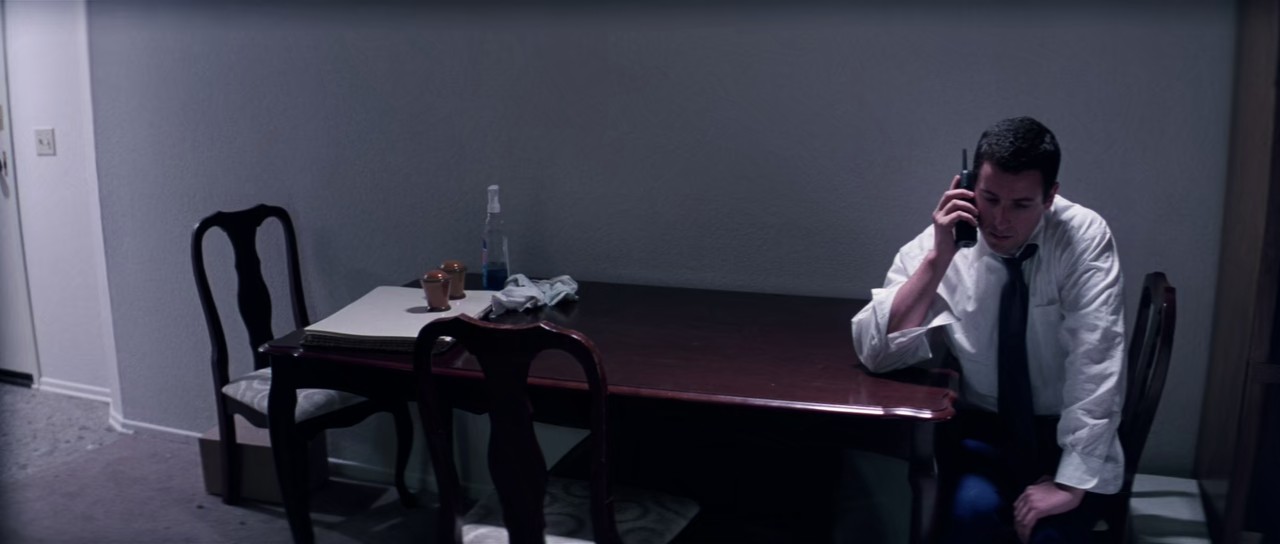 Punch-Drunk-Love-2002-Hindi-English-Blu-Ray-720p-x265-HEVC-AAC-6ch-ESub-mkv-0001