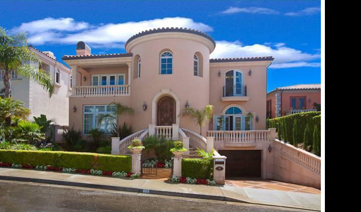 Photo: house/residence of the endearing 1.5 million earning Dana Point, California-resident
