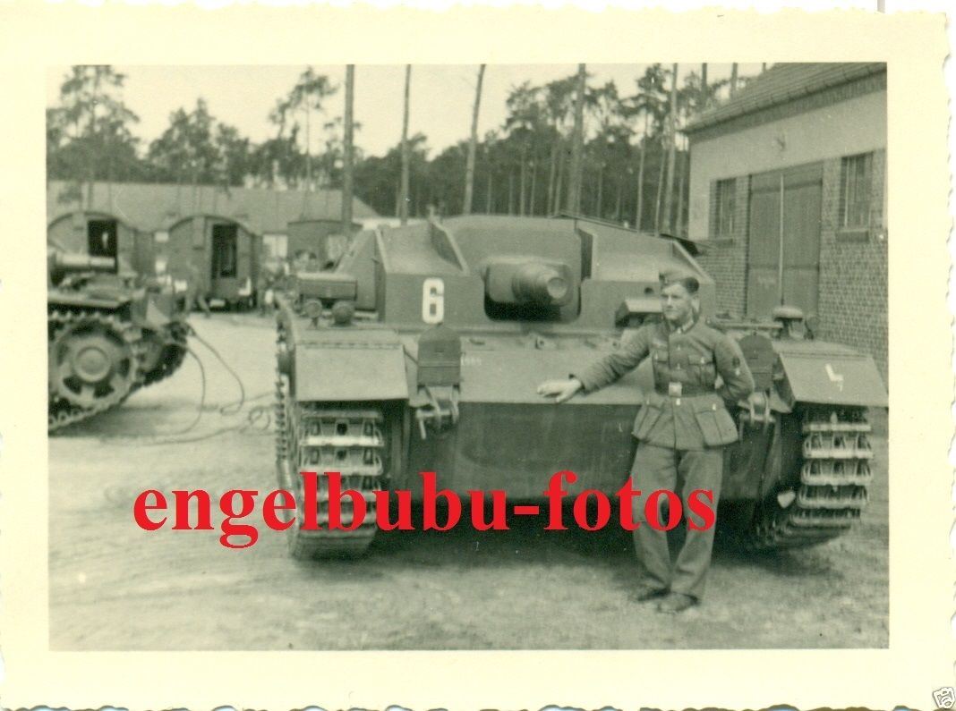 FOTO - STURMGESCHÜTZ - PANZER -