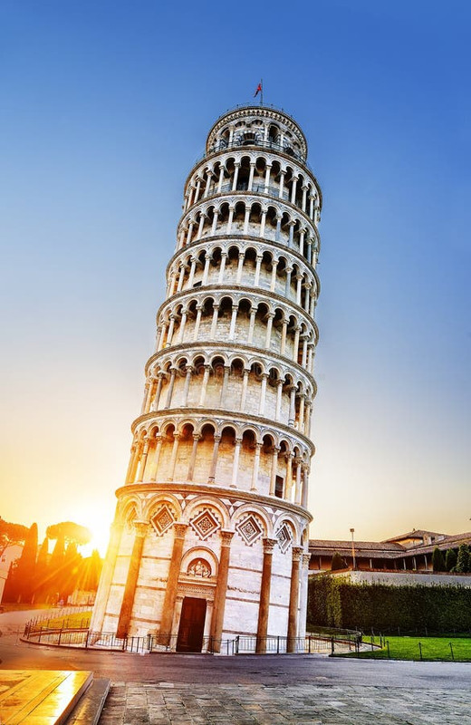 de-leunende-toren-van-pisa-italië-39946349-1297237694