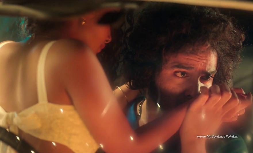 29-Anupama-Parameswaran-as-Lilly-Joseph-in-the-movie-Tillu-Square-2024